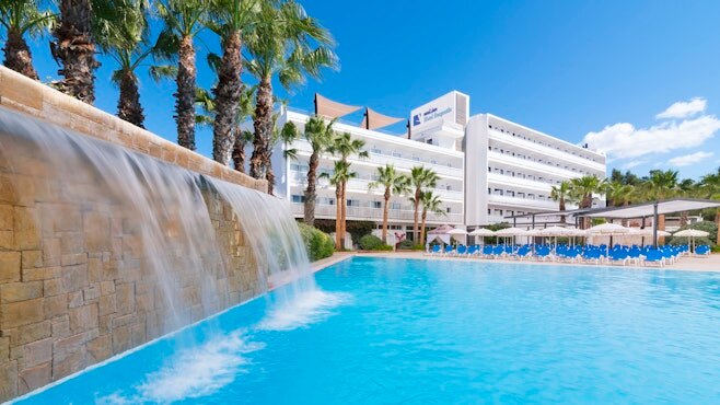 AzuLine Hotel Bergantin