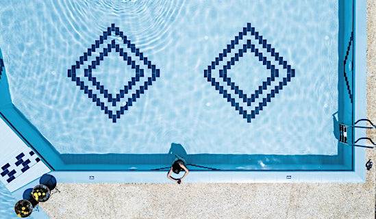 Royal Hotel & Suites