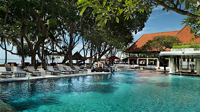 Puri Santrian Hotel