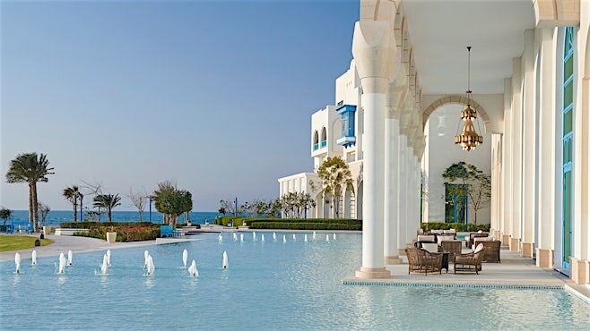Hilton Salwa Beach Resort & Villas